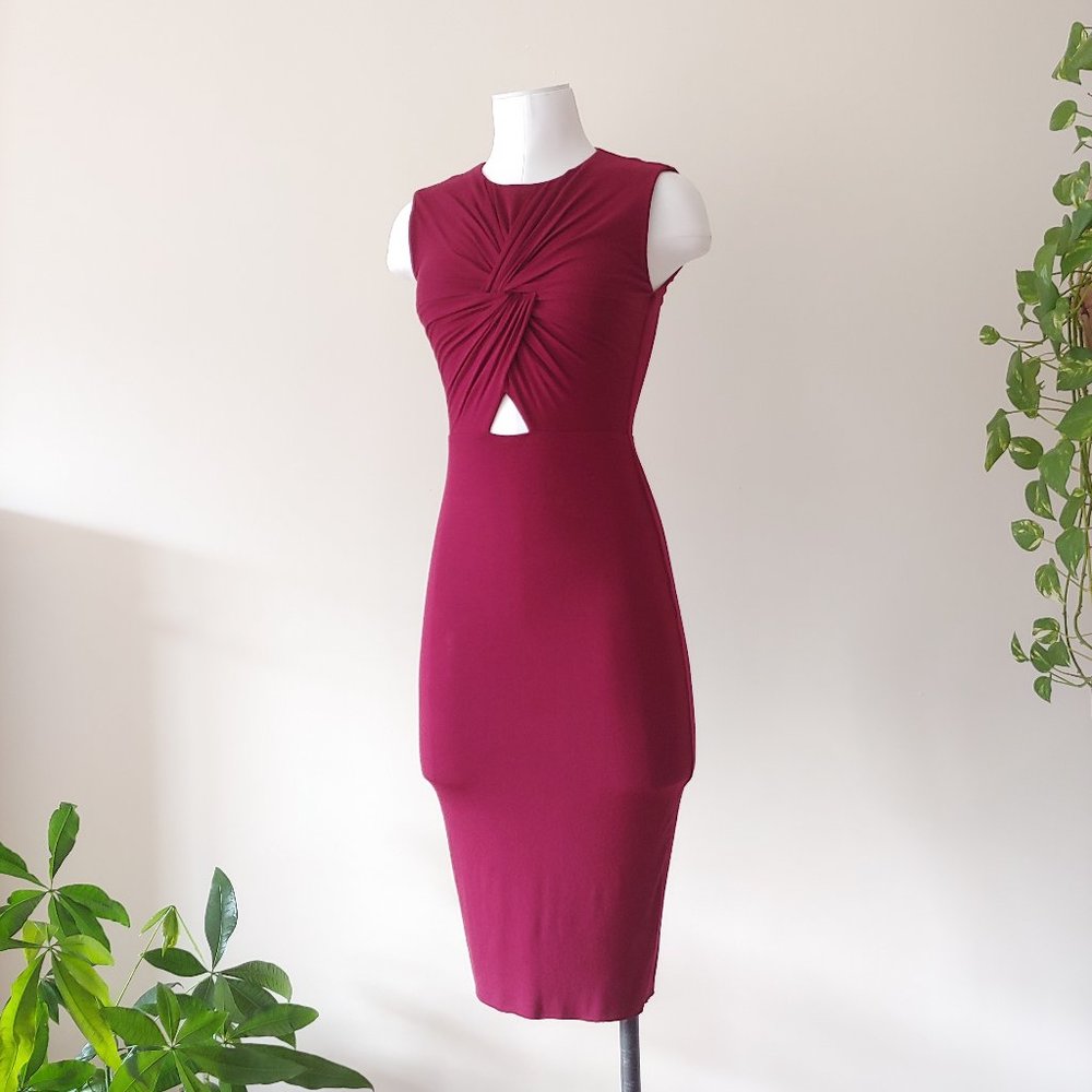 WINE BODYCON DRESS WITH KEYHOLE